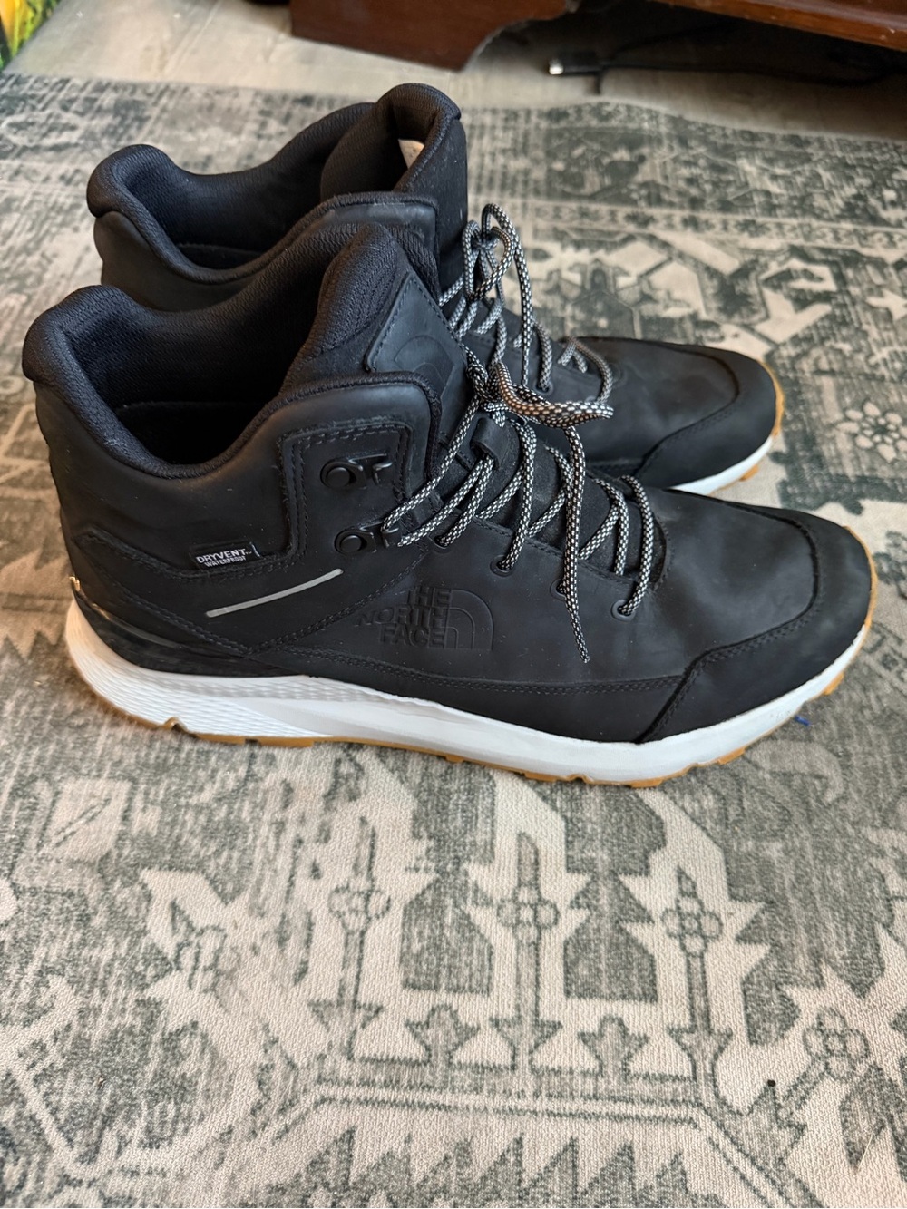 The North Face Men's Vals Mid Leather Waterproof Hiking Boots size 13